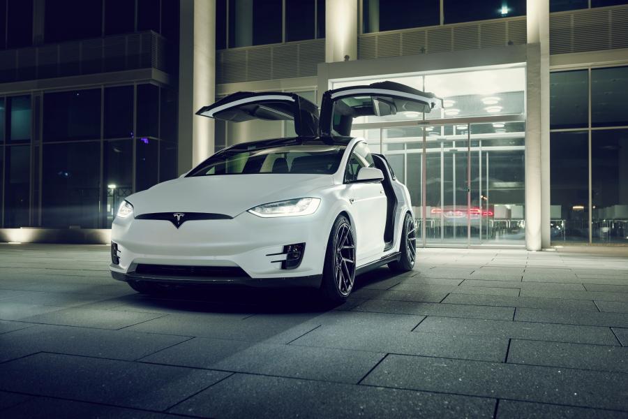  Tesla Model X by Novitec Rosso on Vossen Wheels (NV2) 2017 года  (фото 1 из 28)